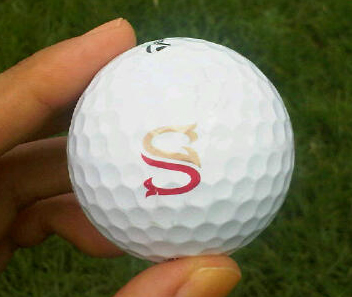 セルヒオ・ガルシアがくれたロゴ入りゴルフボール セルヒオ・ガルシアがくれたロゴ入りゴルフボール