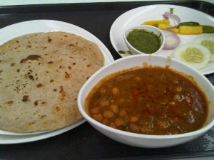 豆のカレーとロティのセット 40バーツ 豆のカレーとロティのセット 40バーツ